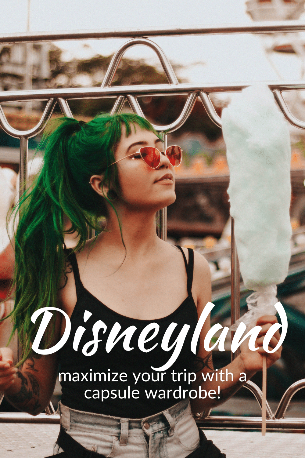 Planning your Disneyland trip and don't know what to pack? Here's how to maximize your trip to Disneyland with a capsule wardrobe!