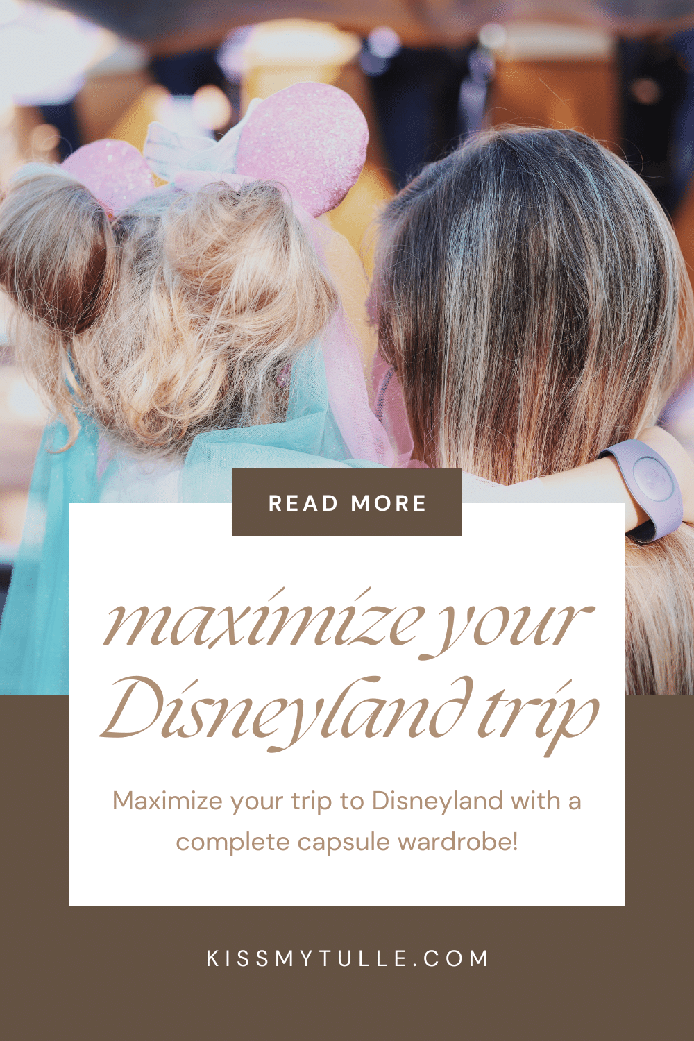 Planning your Disneyland trip and don't know what to pack? Here's how to maximize your trip to Disneyland with a capsule wardrobe!